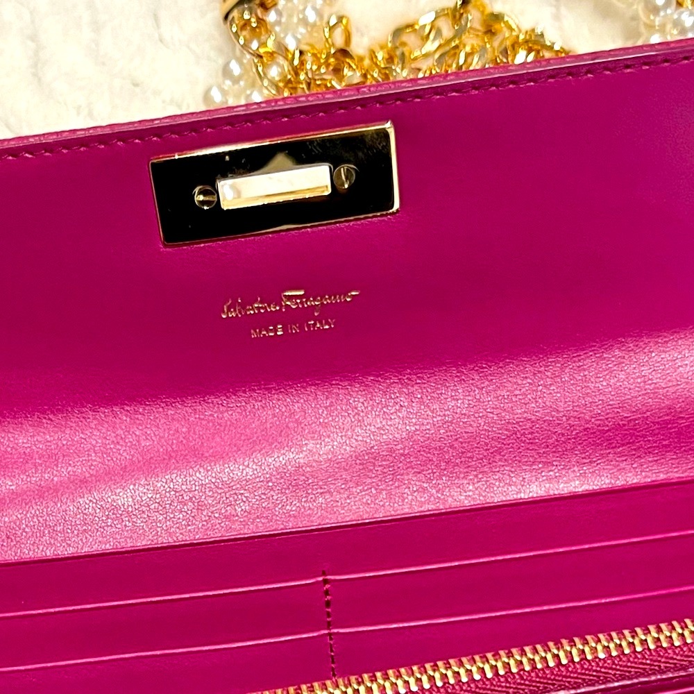 Salvatore Ferragamo long Bi-fold Wallet - Picture 3 of 16